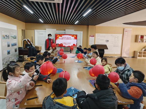 花燈映古鎮(zhèn) 創(chuàng)意迎新年——長(zhǎng)臨河鎮(zhèn)舉辦傳統(tǒng)花燈制作與文化藝術(shù)交流活動(dòng)